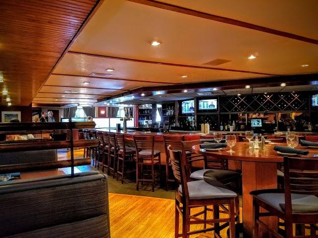Don's Lighthouse Grille