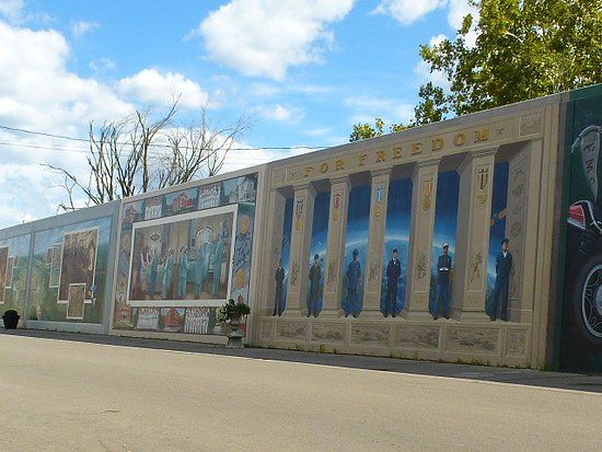 Portsmouth Floodwall Mural