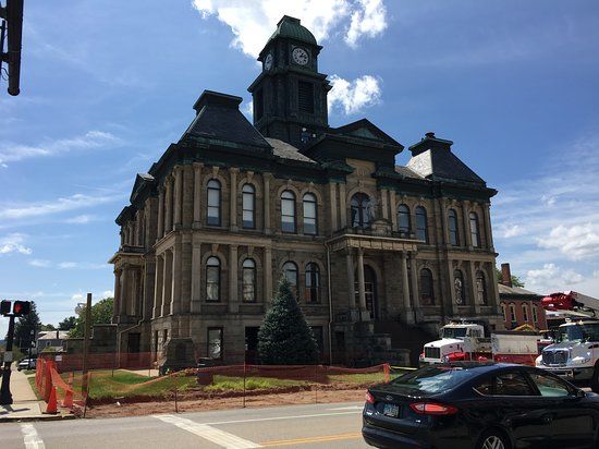 Holmes County Court House